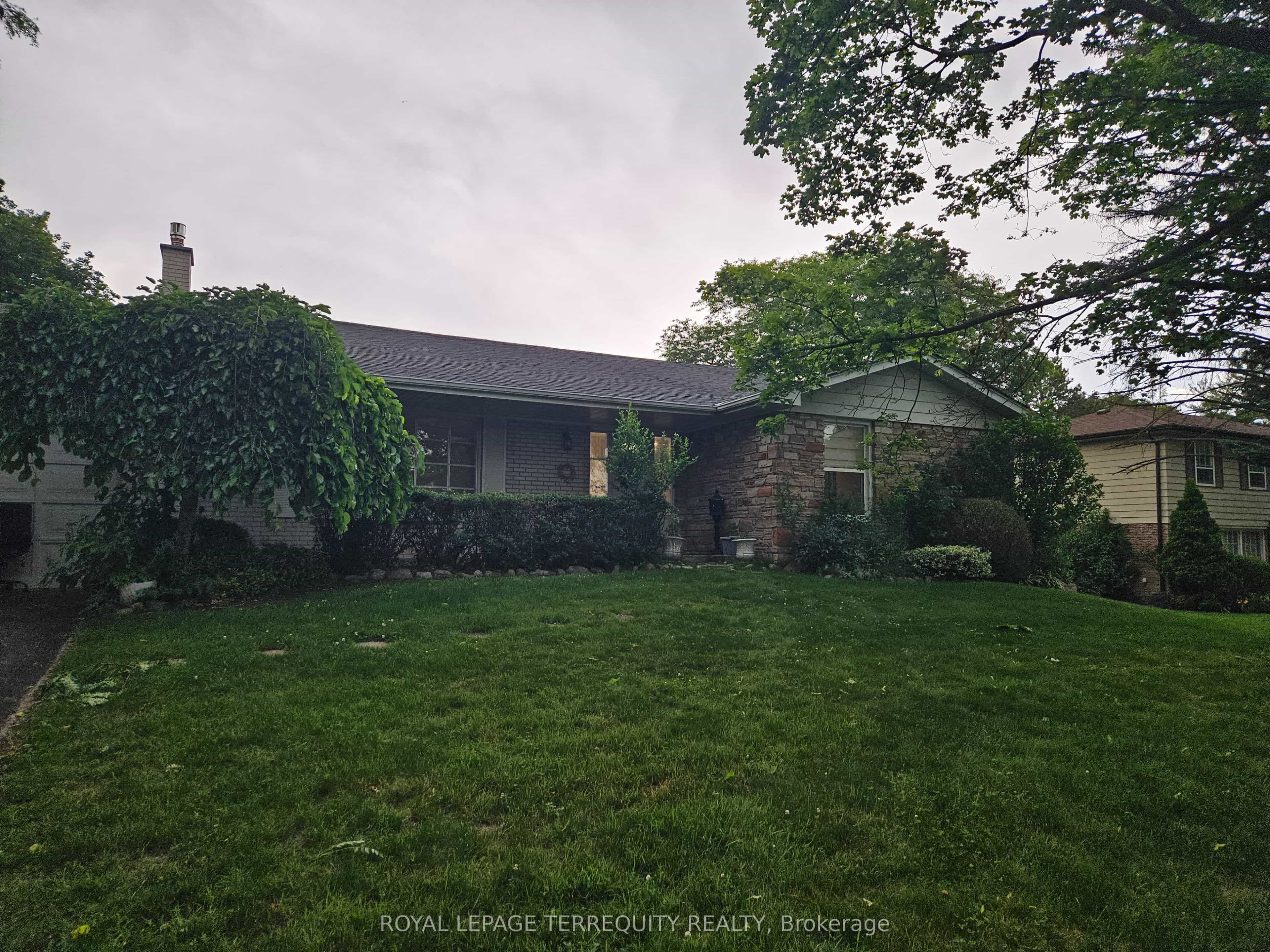 2067 Obeck Crescent — photo 1