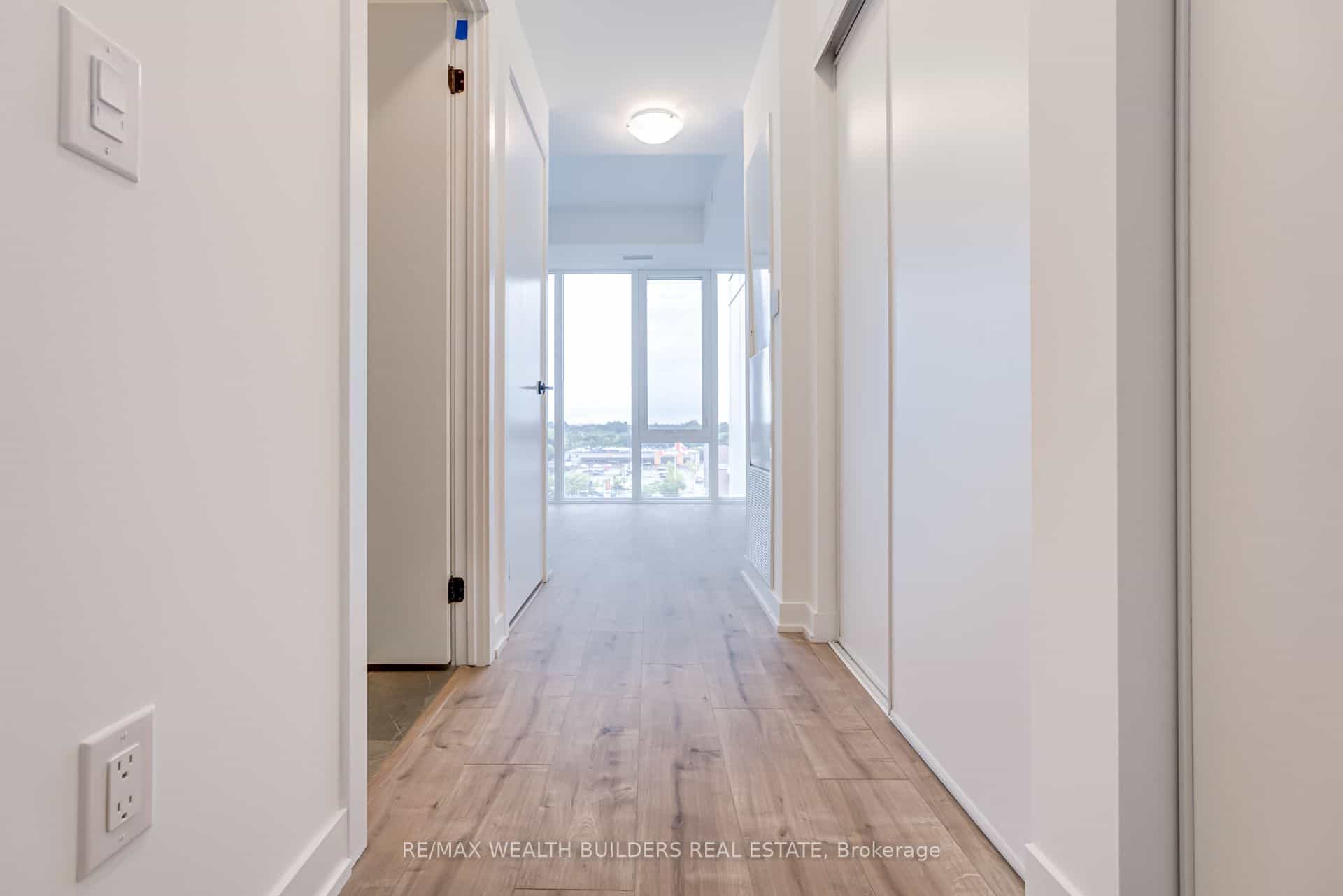 220 Missinnihe Way 714 — photo 2