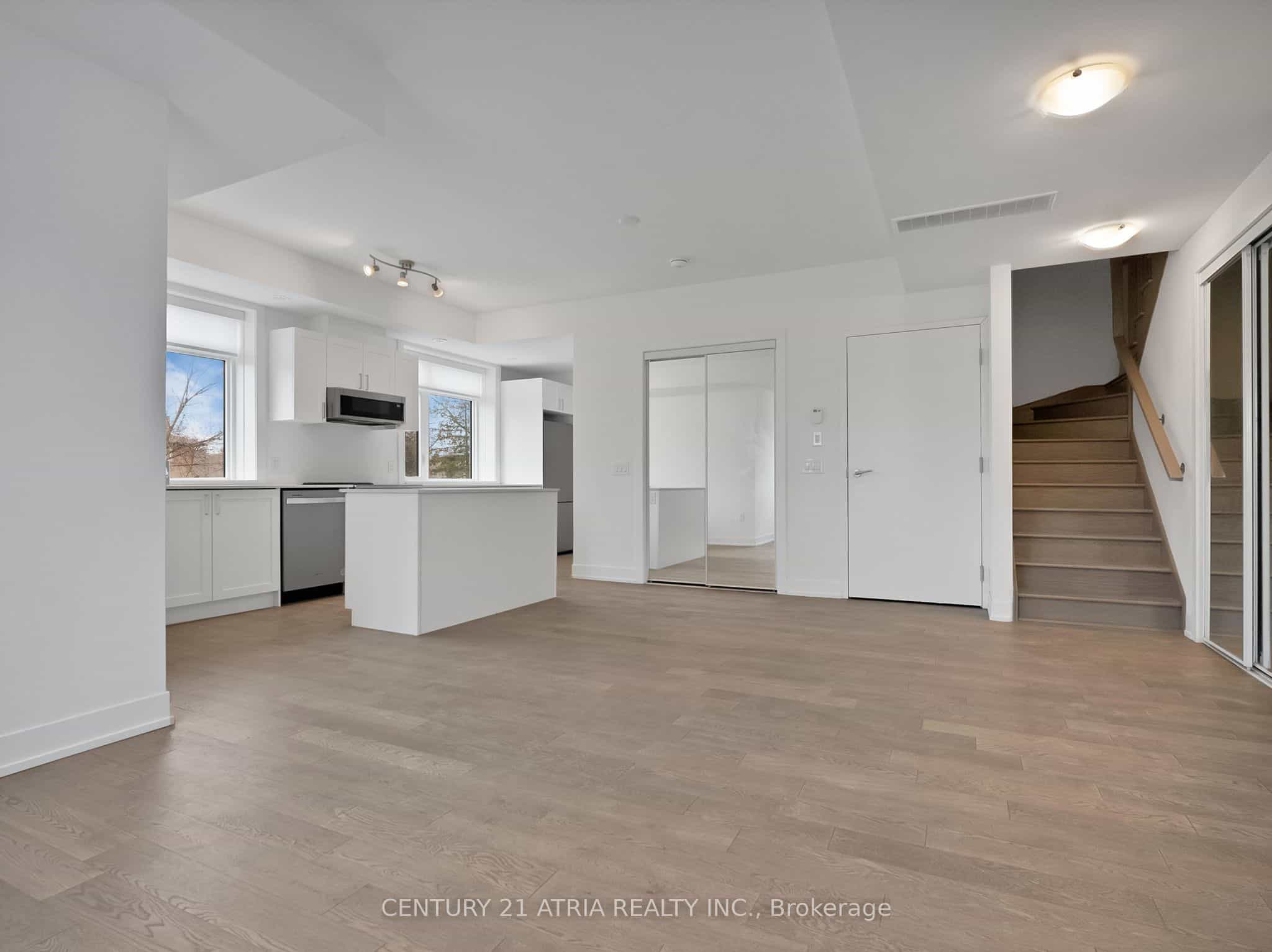 1085 Douglas Mccurdy Common 212 — photo 2