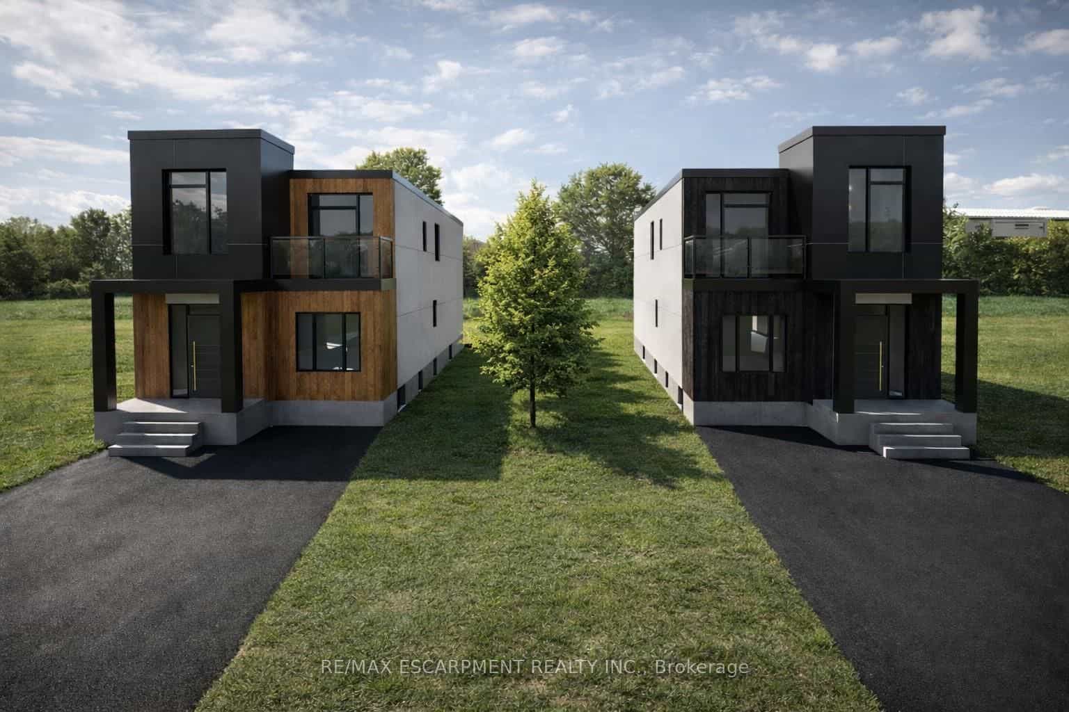 1033 Alexandra Avenue — photo 1