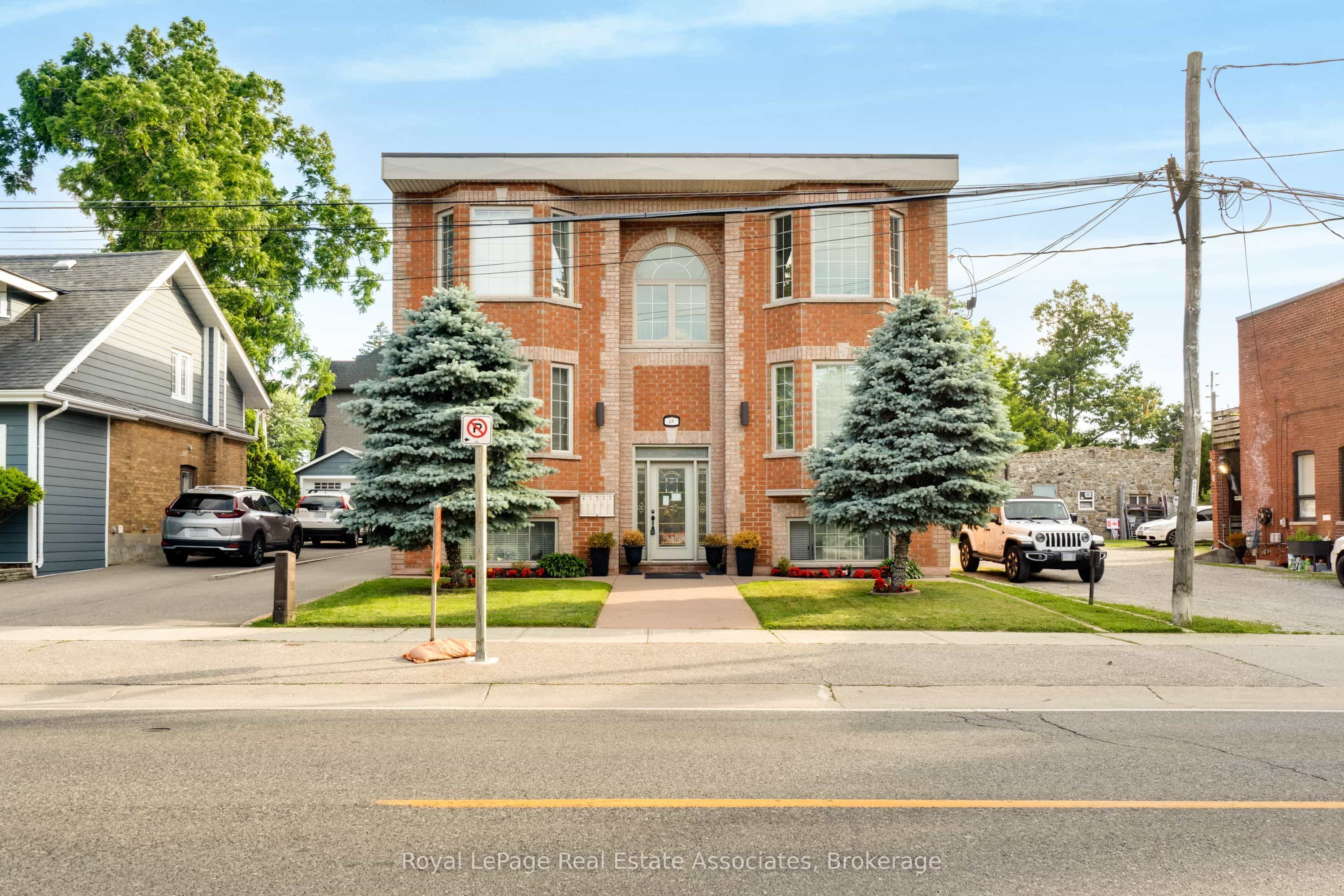48 Mississauga Road N 4 — photo 1