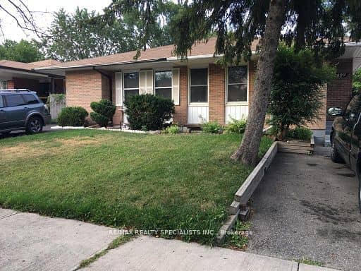 1499 SWANAGE Crescent — photo 1
