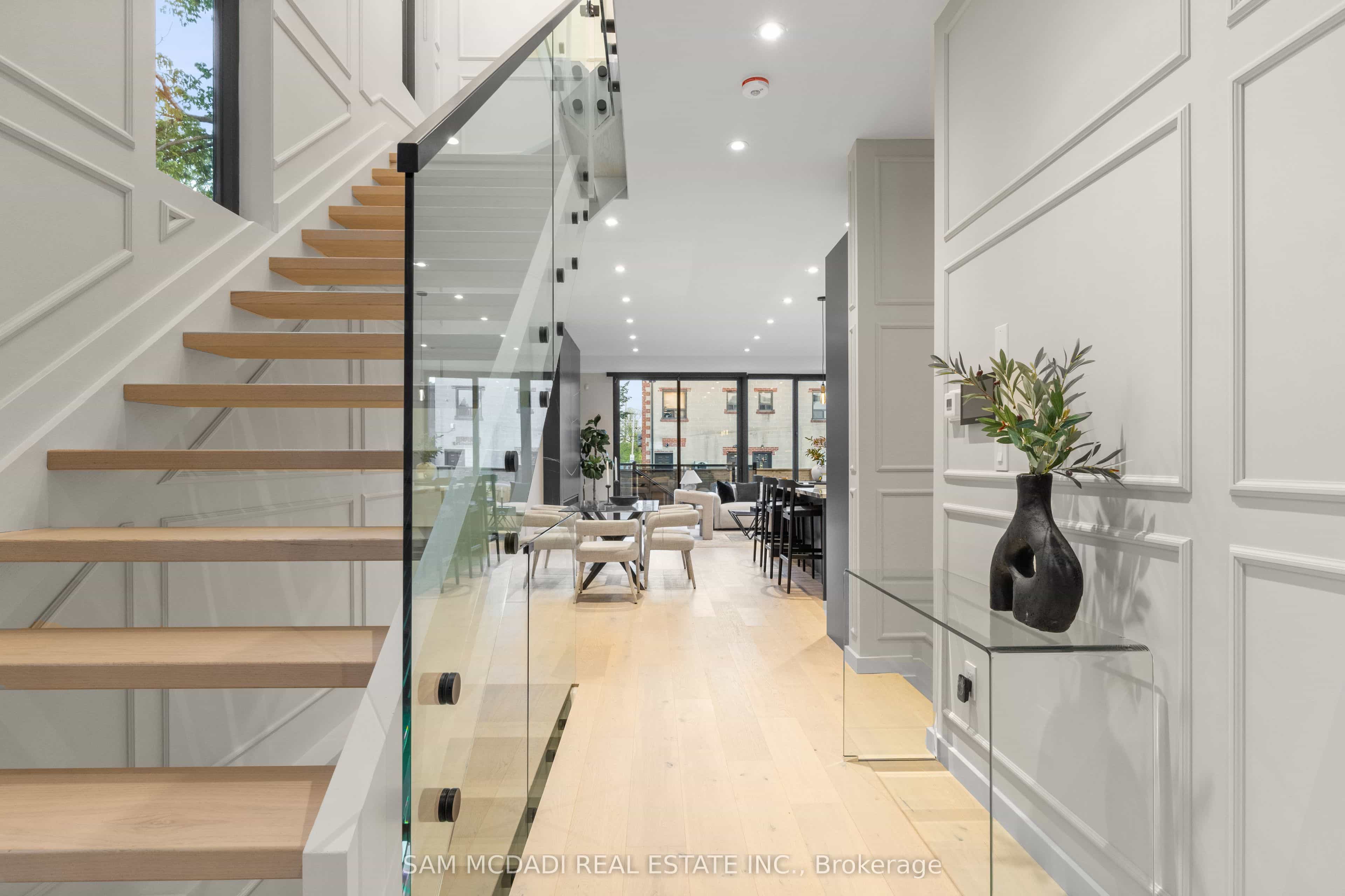 1090 Ella Avenue — photo 2
