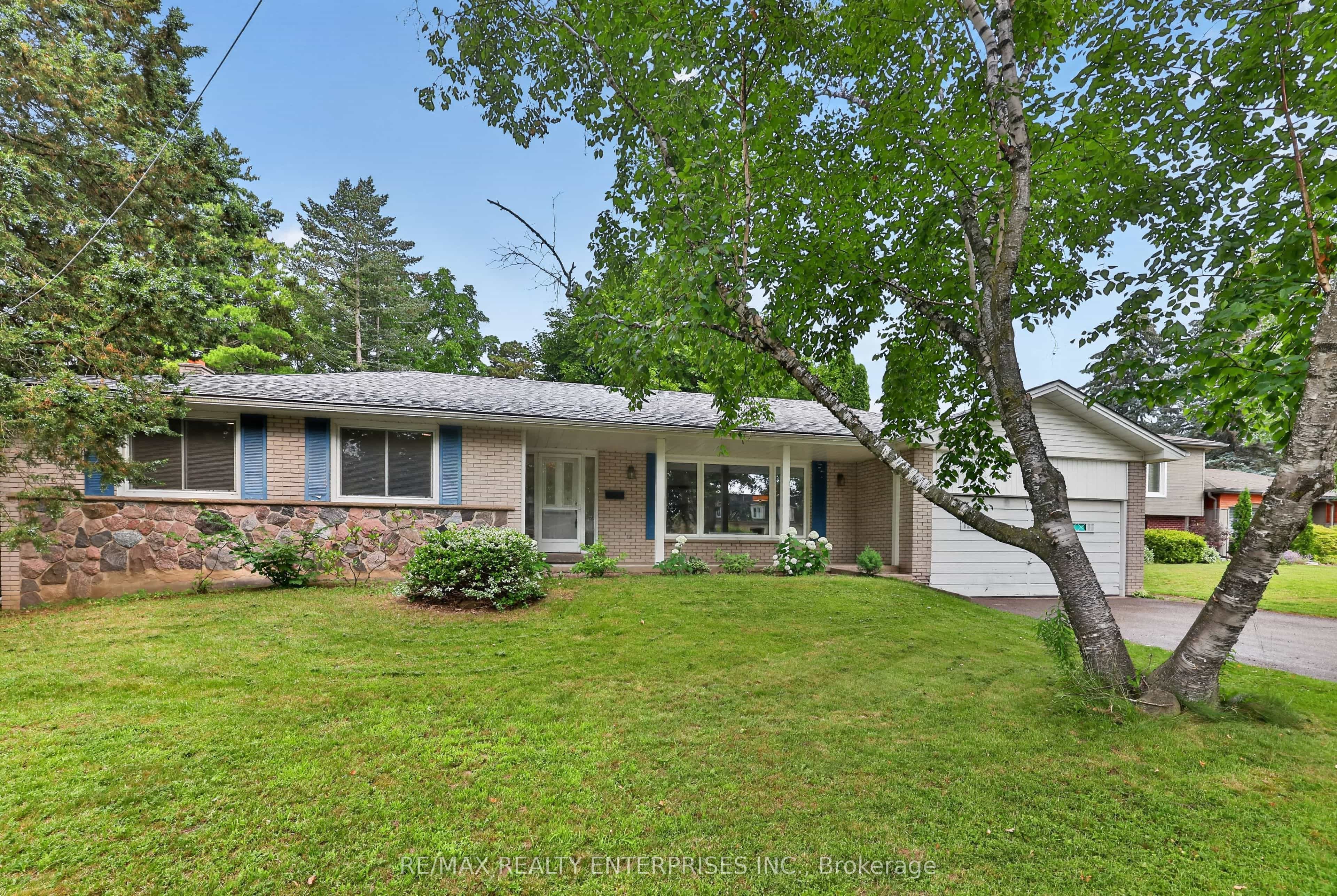 975 Cresthampton Lane — photo 1