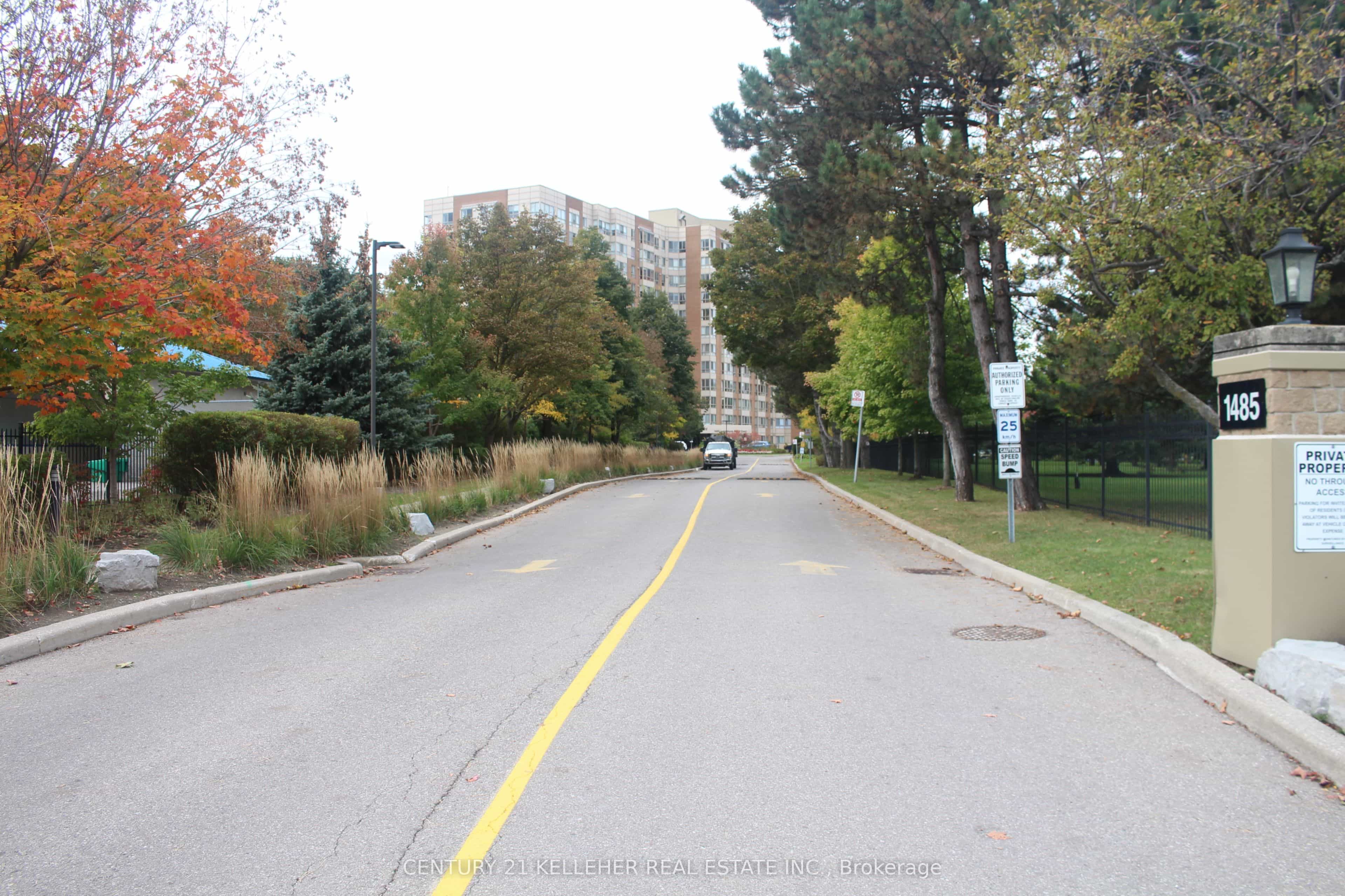 1485 Lakeshore Rd. E 518 — photo 2