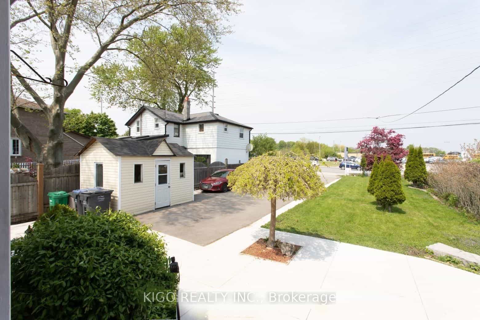 1328 Cawthra Road — photo 2