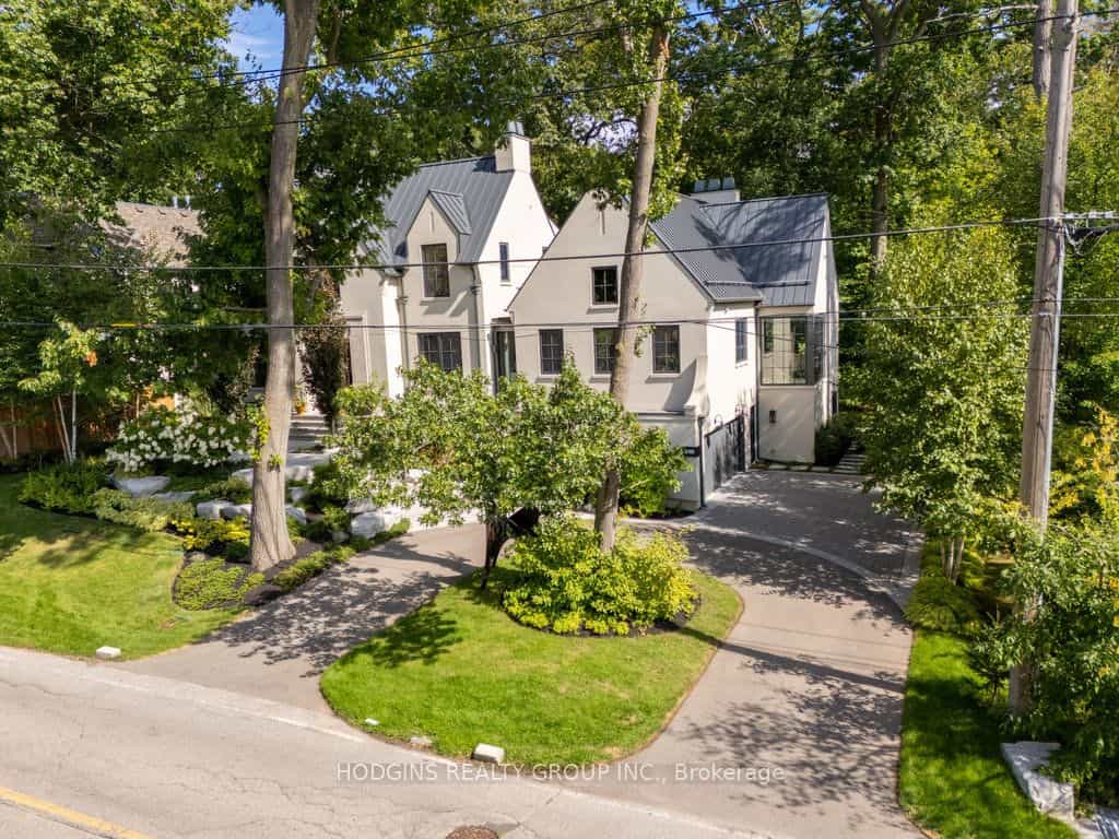 238 Mineola Road W — photo 2