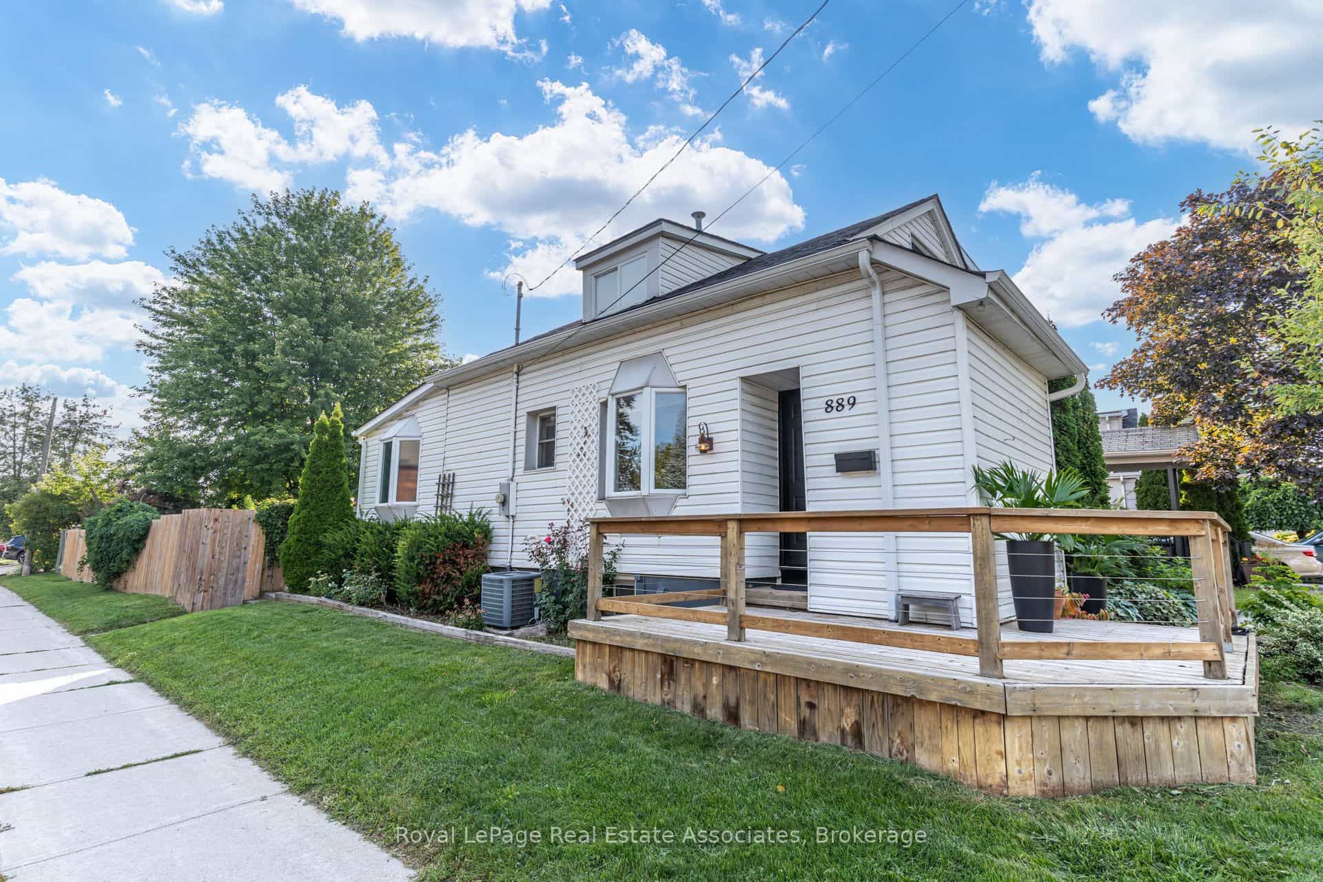 889 Third Street — photo 1