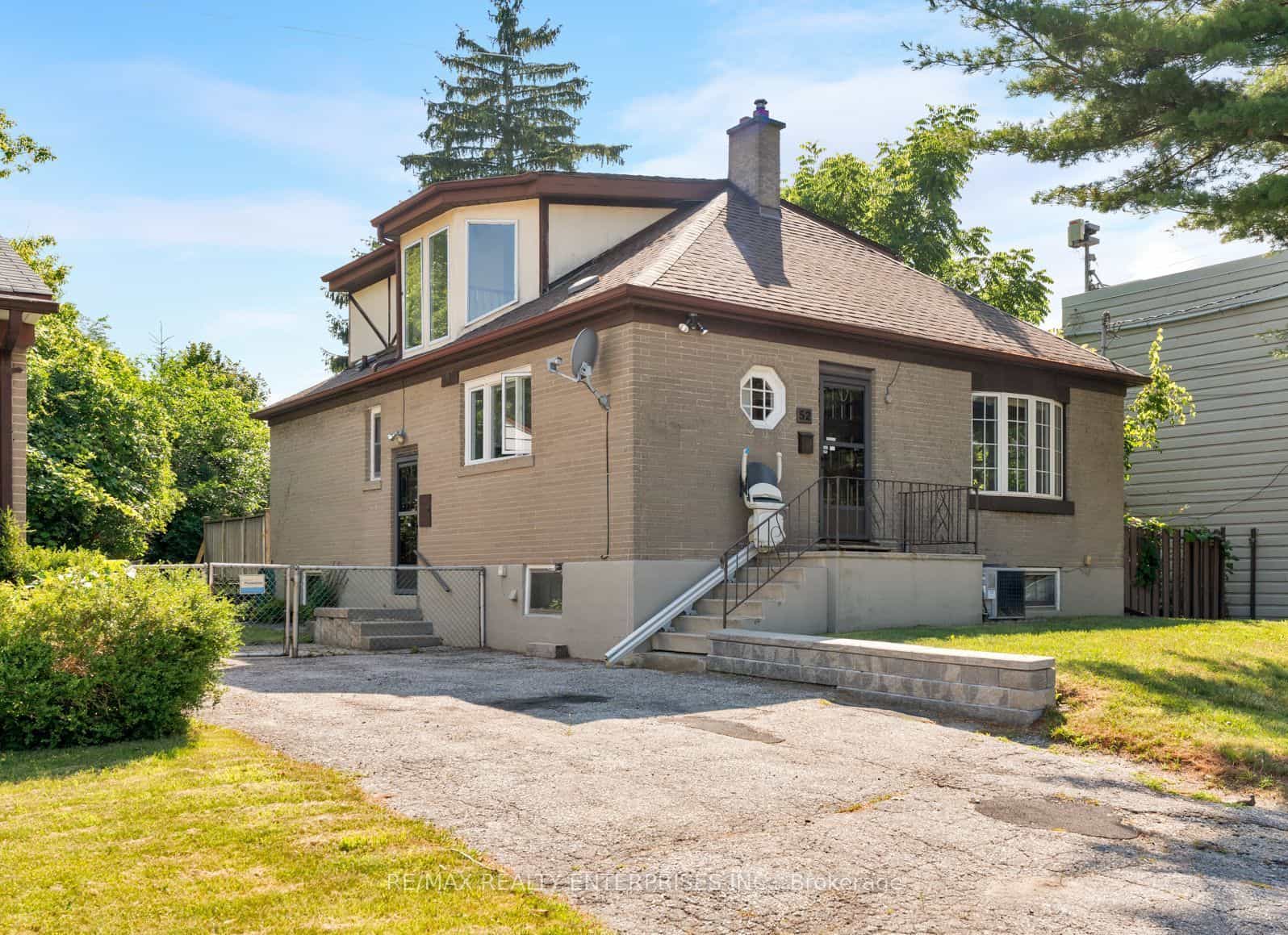 52 Briarwood Avenue — photo 2