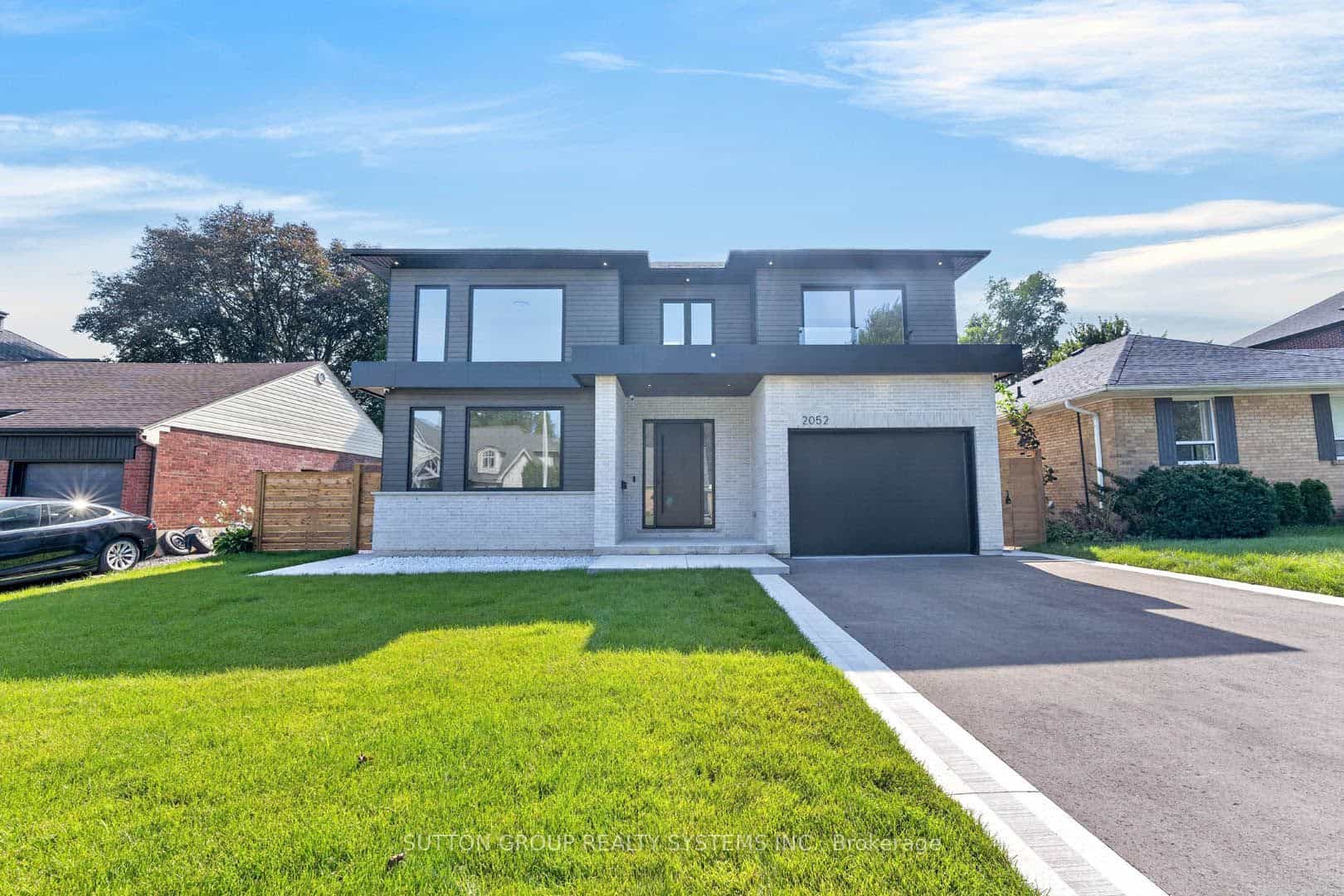 2052 Redan Drive — photo 1