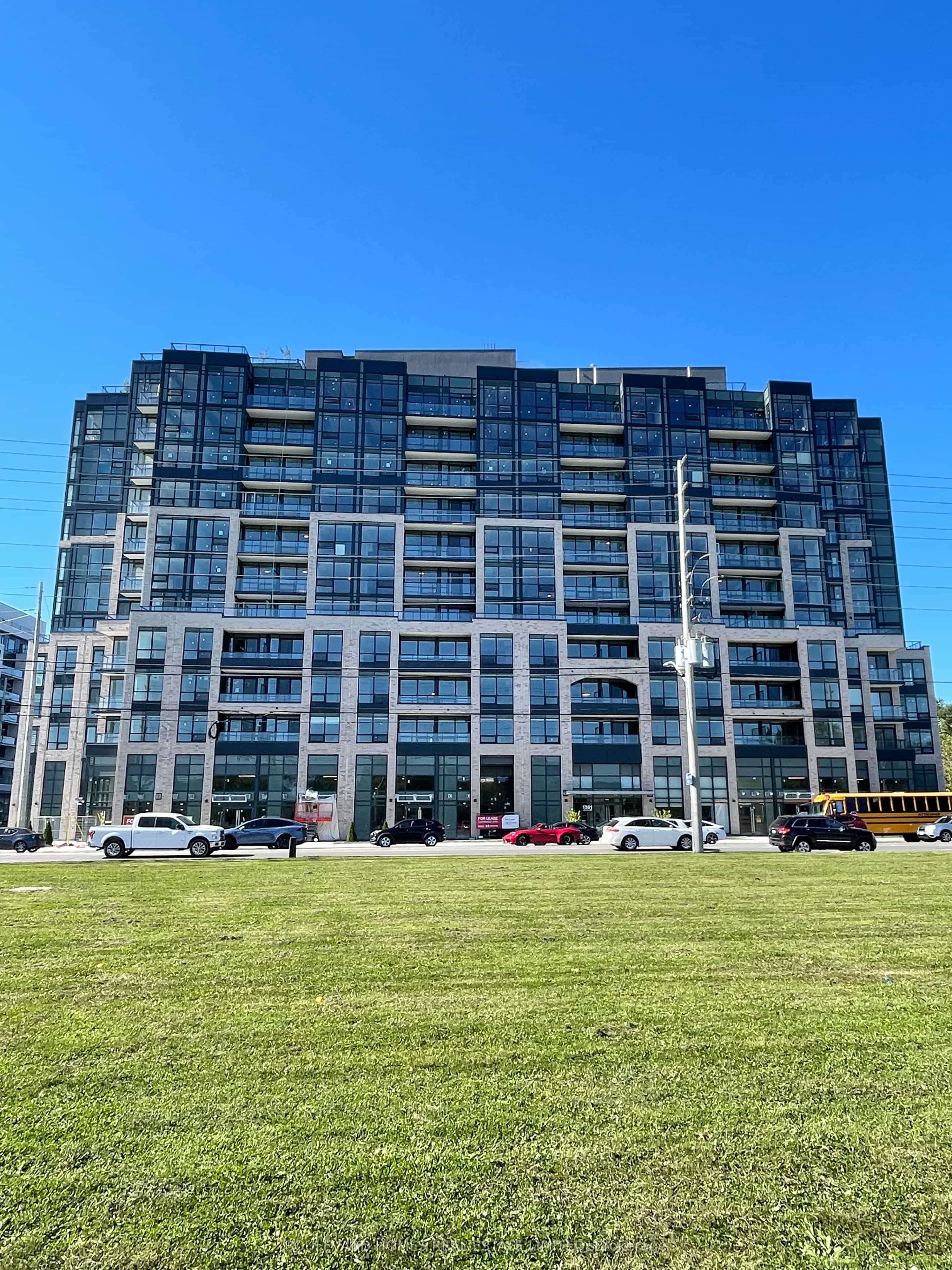 1381 Lakeshore Road N 231 — photo 1
