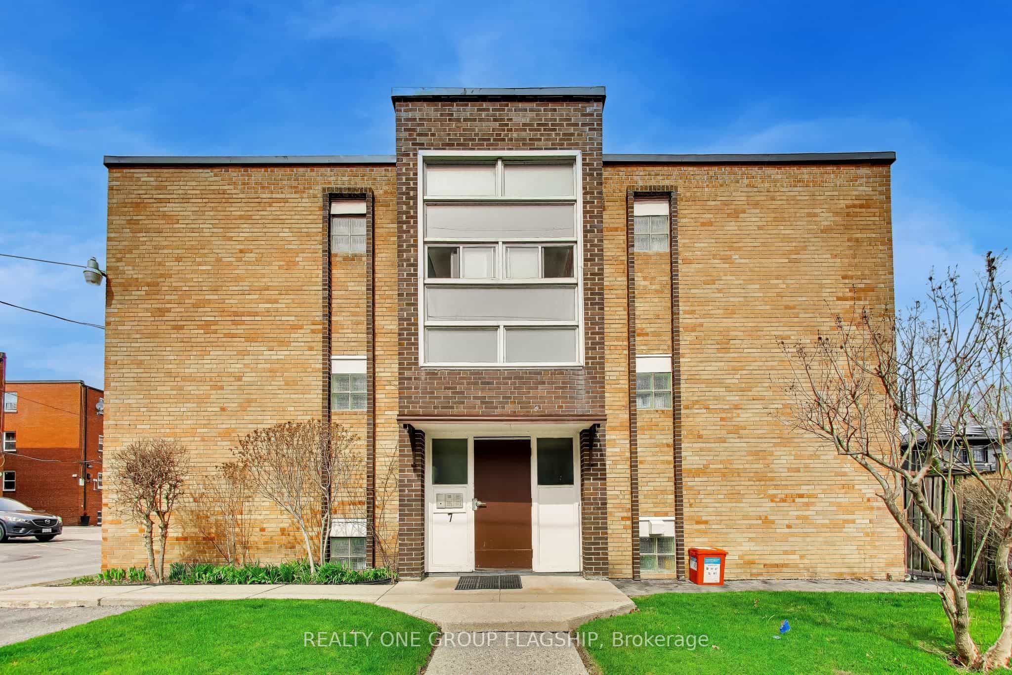 7 Elmwood Avenue S 9 — photo 1