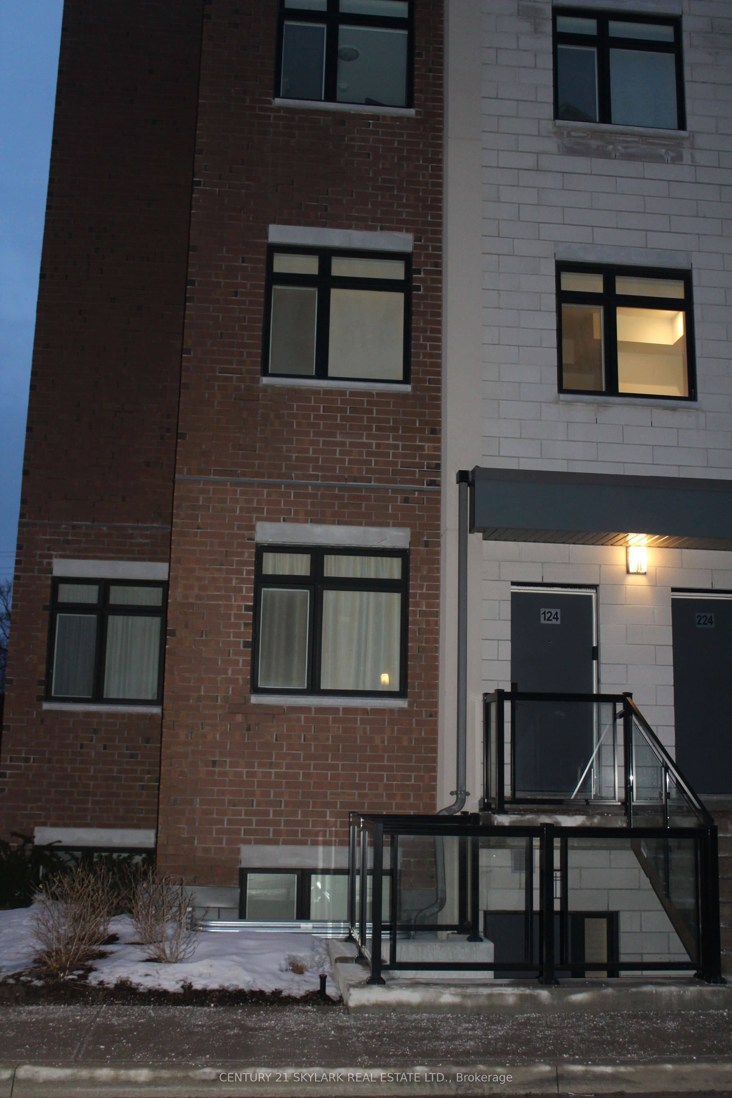 1070 Douglas McCurdy Common 124 — photo 2