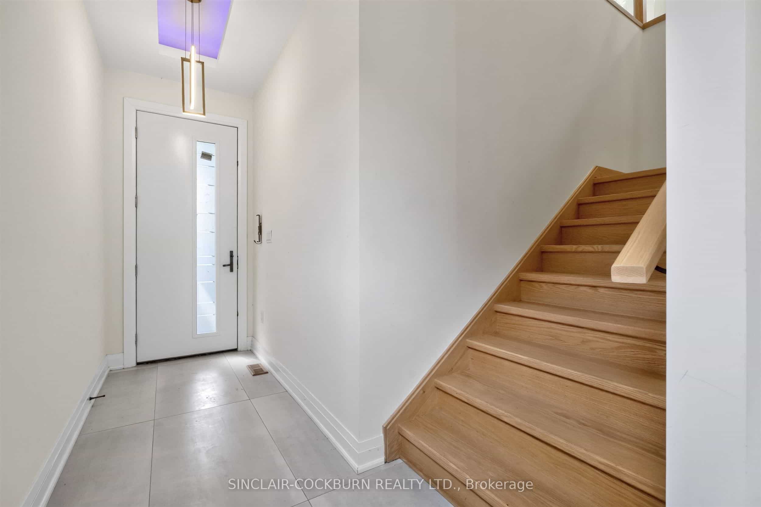 768 Montbeck Crescent — photo 2