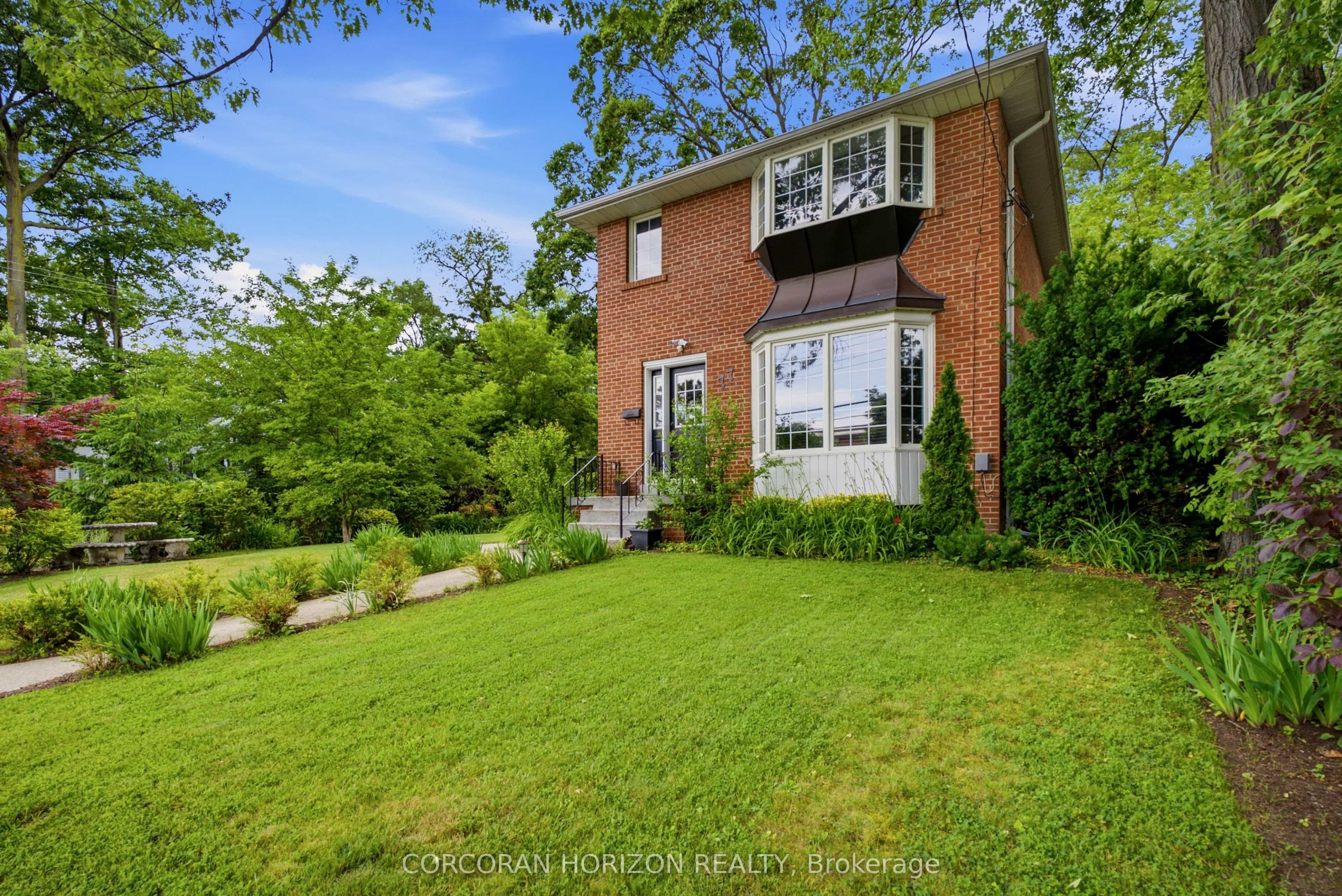 77 Mineola Road E — photo 1