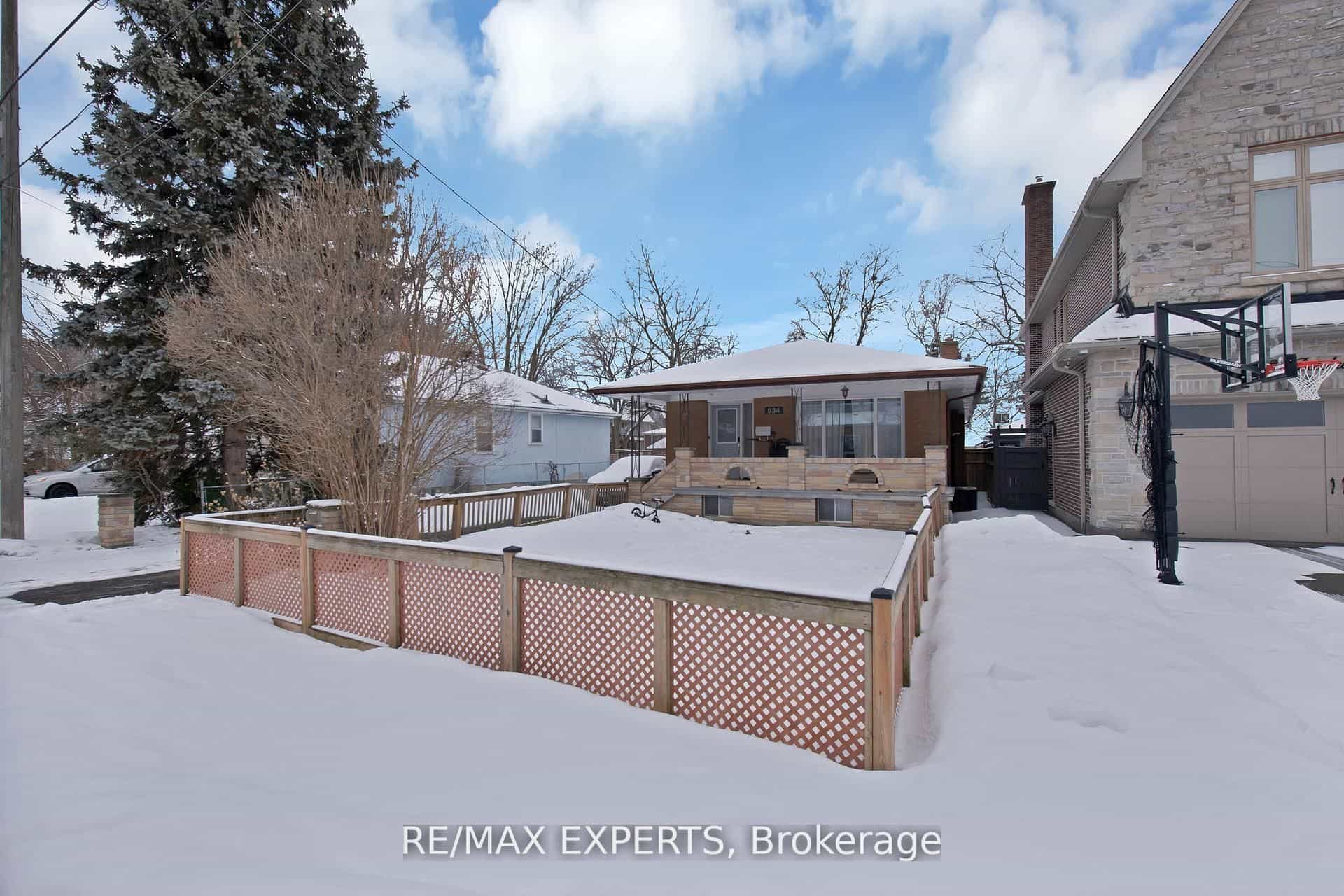 934 Beechwood Avenue Lower — photo 1