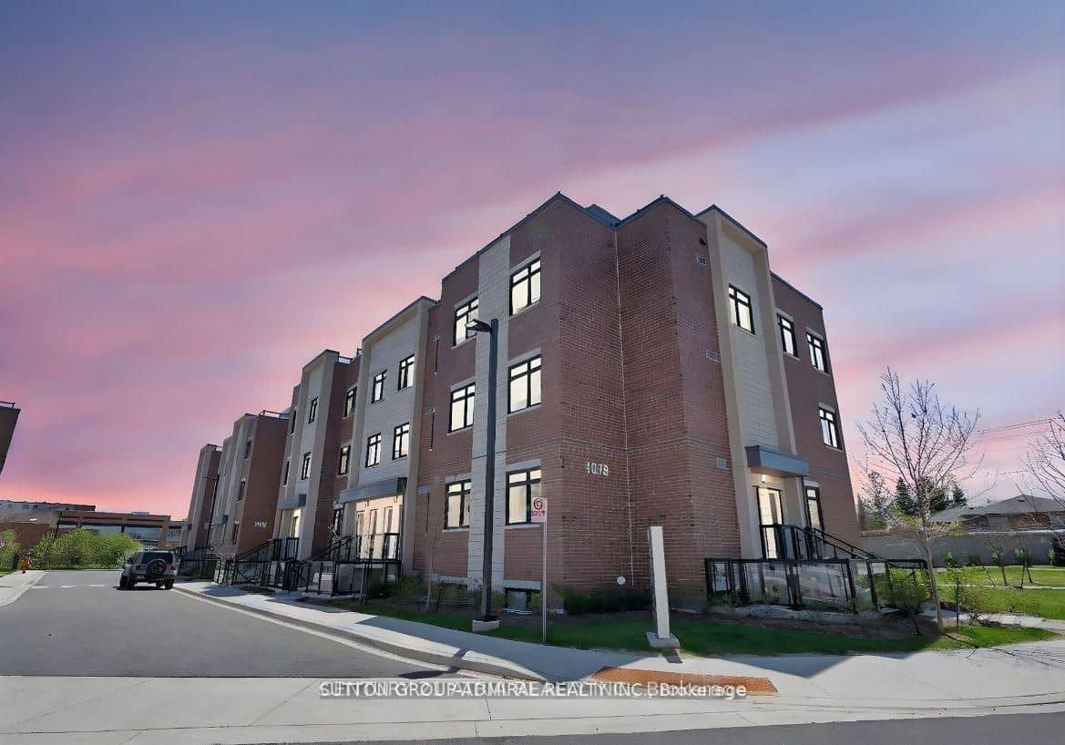 1062 Douglas Mccurdy Common — photo 1